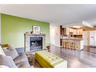 Photo #3: 20235623 Listing