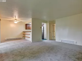 Photo #4: 20236180 Listing 