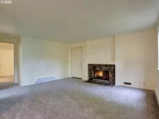 Photo #6: 20236180 Listing 