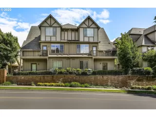 Photo #2: 20236399 Listing