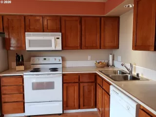 Photo #2: 20236410 Listing