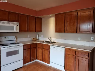 Photo #3: 20236410 Listing