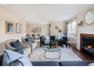 Photo #3: 20236481 Listing