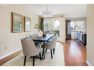 Photo #4: 20236481 Listing