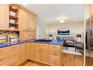 Photo #6: 20236481 Listing