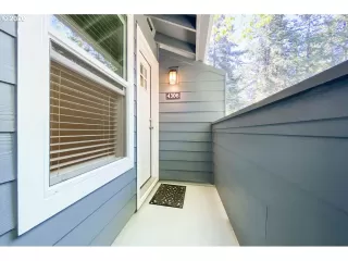 Photo #1: 20237109 Listing 