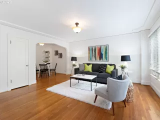 Photo #1: 20237181 Listing 