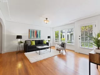 Photo #3: 20237181 Listing 