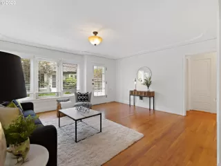 Photo #5: 20237181 Listing 