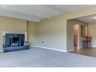 Photo #2: 20239489 Listing