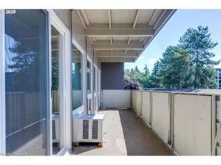 Photo #5: 20239489 Listing