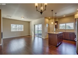 Photo #4: 20241447 Listing