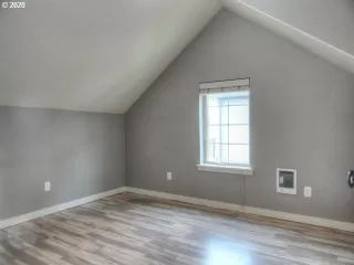 Photo #6: 20241579 Listing