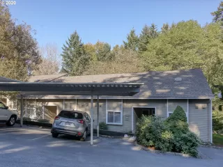 Photo #4: 20242334 Listing