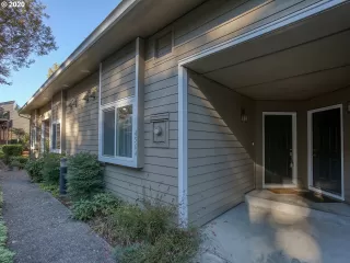 Photo #5: 20242334 Listing