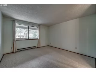 Photo #4: 20243464 Listing