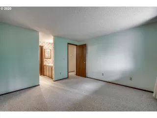 Photo #5: 20243464 Listing