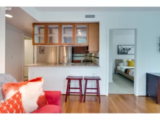 Photo #2: 20243588 Listing