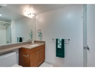 Photo #6: 20243588 Listing