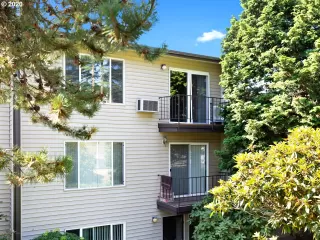 Photo #4: 20243909 Listing