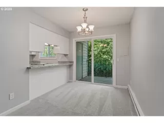 Photo #4: 20243956 Listing