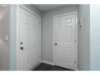 Photo #5: 20243956 Listing