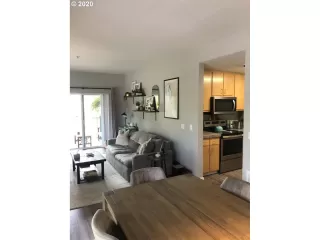 Photo #2: 20244109 Listing 