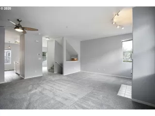 Photo #6: 20244327 Listing 