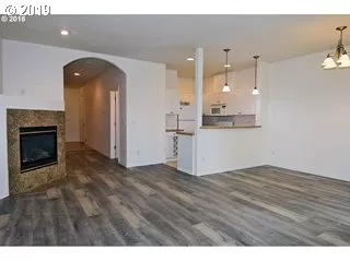 Photo #3: 20245653 Listing