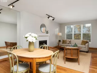 Photo #3: 20246269 Listing