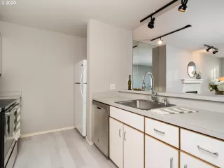 Photo #4: 20246269 Listing