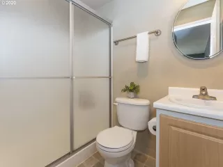 Photo #4: 20247121 Listing