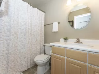 Photo #6: 20247121 Listing