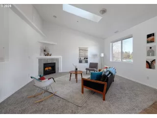 Photo #3: 202472111 Listing