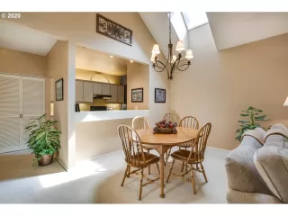 Photo #2: 20247321 Listing