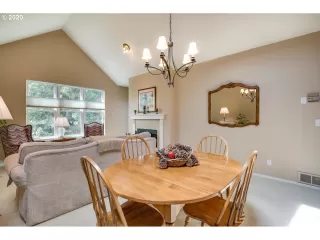 Photo #3: 20247321 Listing