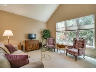 Photo #5: 20247321 Listing