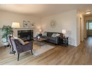 Photo #2: 20248040 Listing