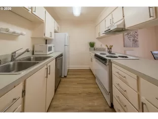 Photo #3: 20248040 Listing