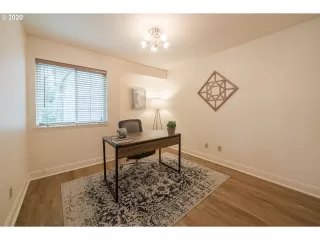 Photo #6: 20248040 Listing