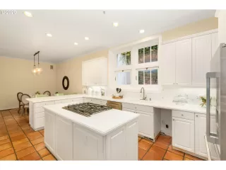 Photo #6: 20248330 Listing