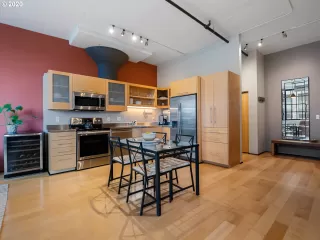 Photo #6: 20248490 Listing 