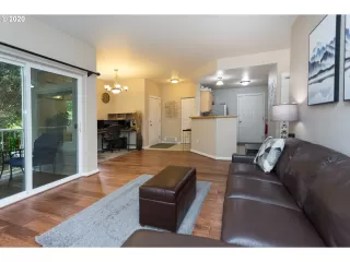 Photo #3: 20248515 Listing