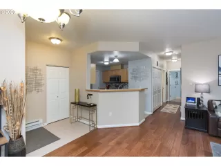 Photo #4: 20248515 Listing