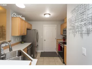 Photo #6: 20248515 Listing