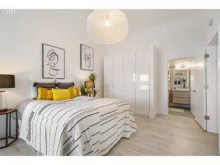 Photo #5: 20250383 Listing