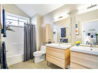 Photo #6: 20250383 Listing