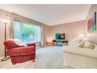 Photo #4: 20251300 Listing