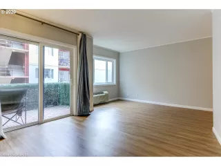Photo #2: 20251760 Listing 