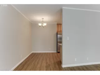 Photo #5: 20251760 Listing 